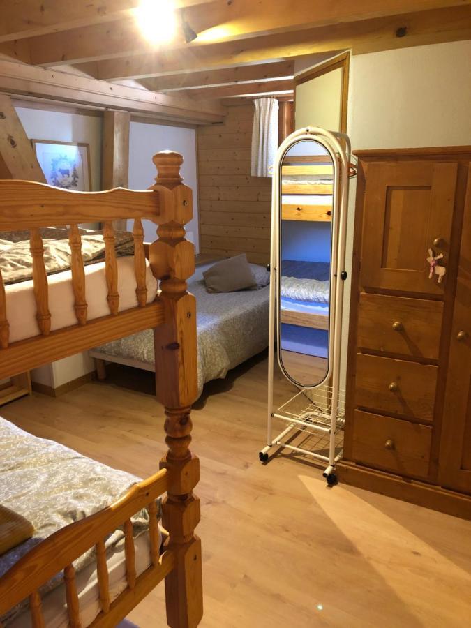 Central Hostel Châtel Eksteriør billede
