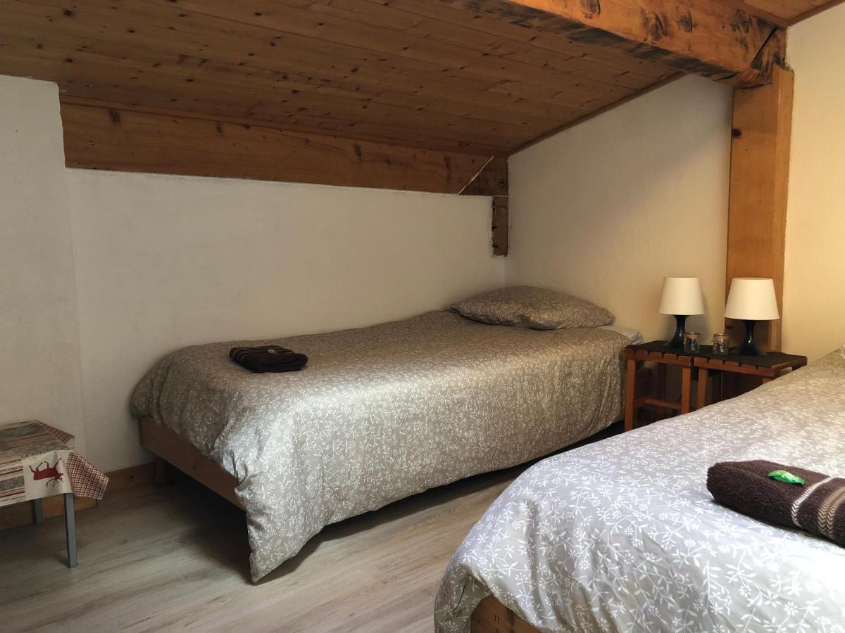 Central Hostel Châtel Eksteriør billede