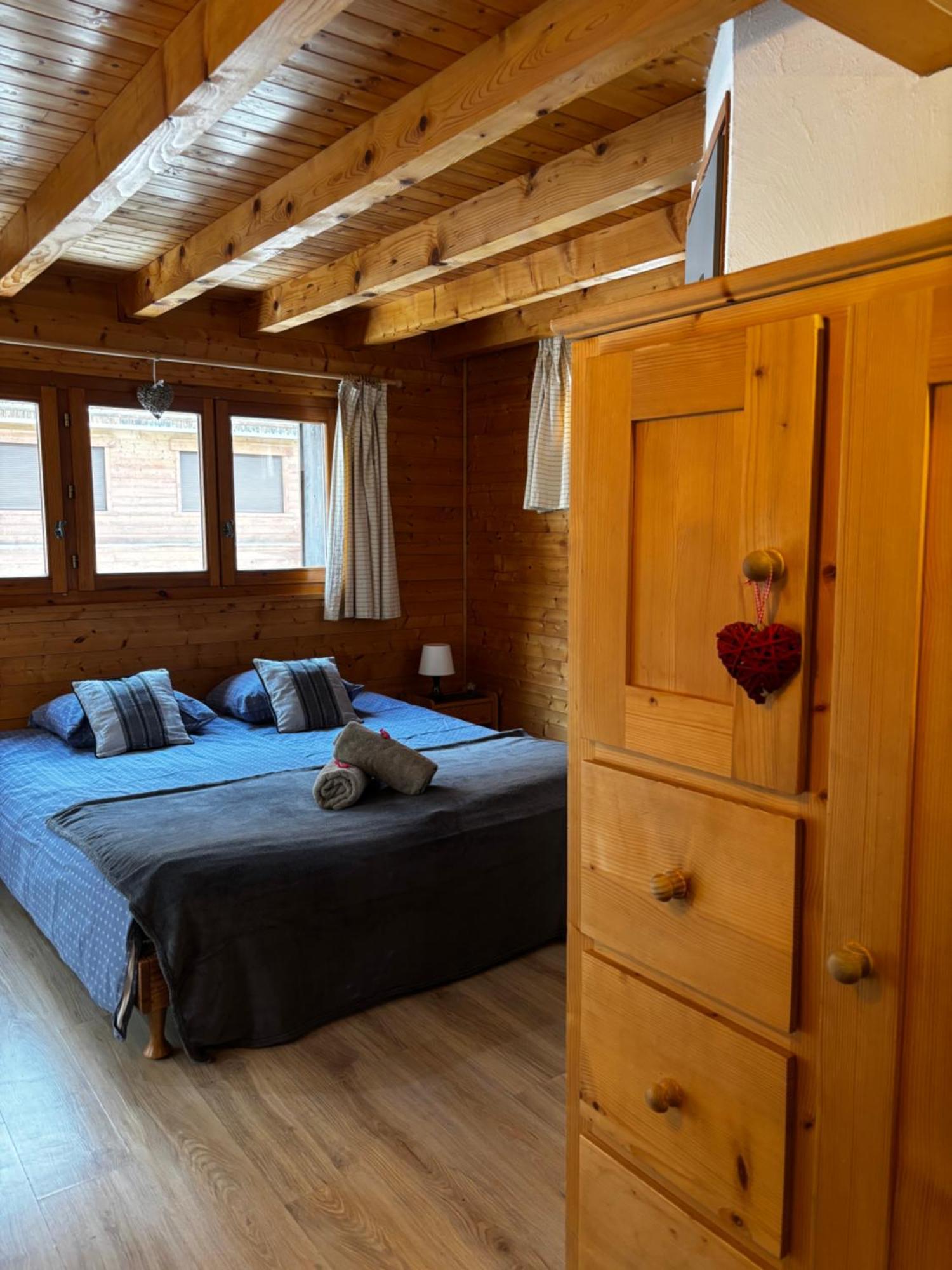 Central Hostel Châtel Eksteriør billede