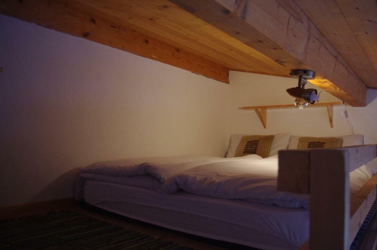 Central Hostel Châtel Eksteriør billede